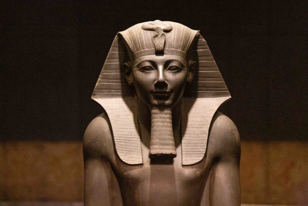 Close up of the Thutmosis III statue