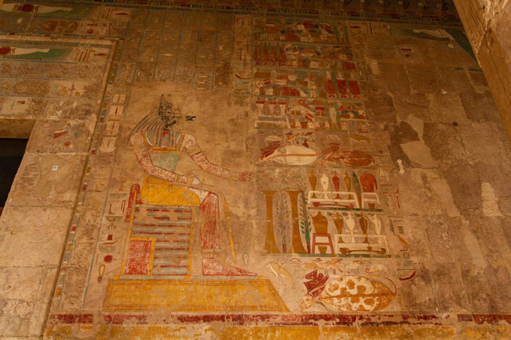 Illustrations on the walls of the Anubis shrine