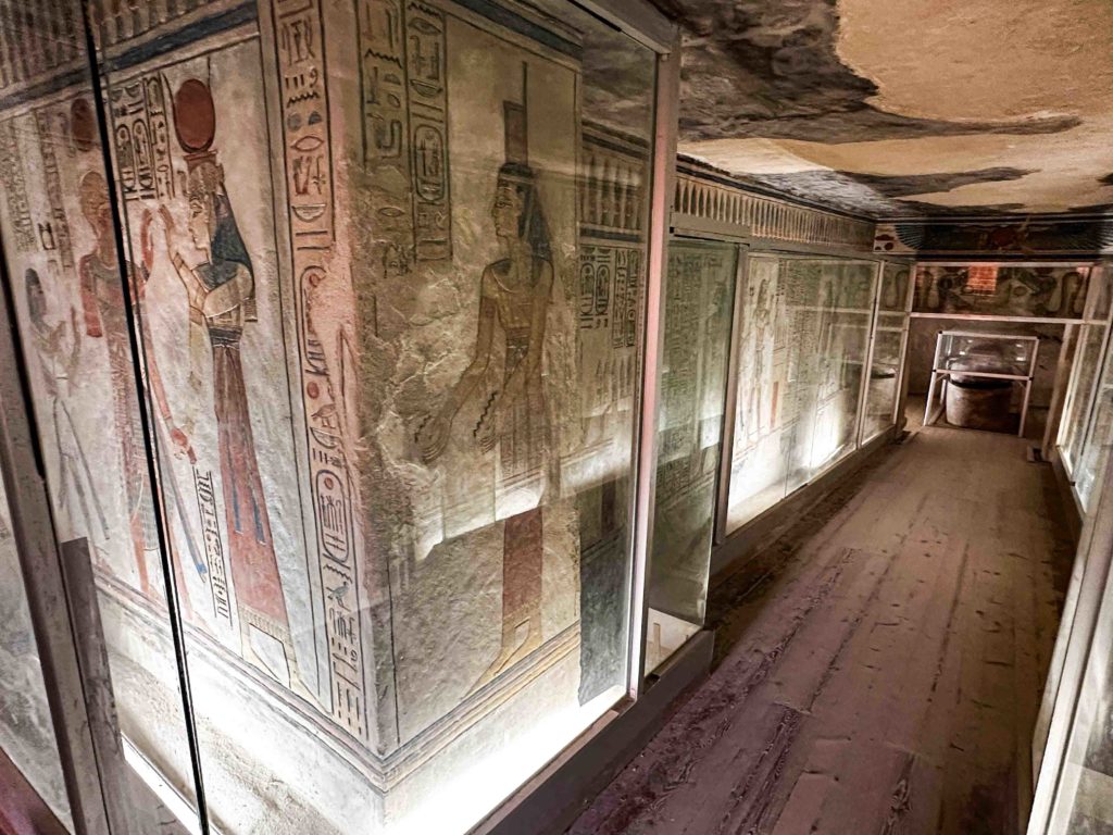 Inside Amunherkhepeshef's tomb